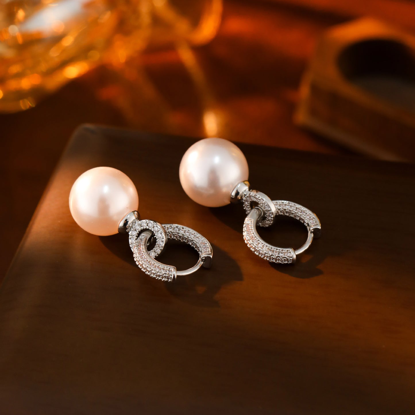 Women's Fashionable French Pearl High-grade Temperament Ear Clip Rings