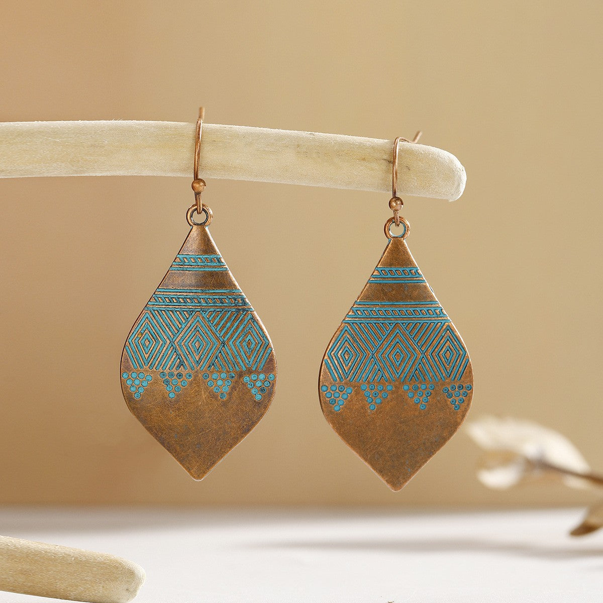 Women's Style Geometric For Dignified Hollow Lady Earrings