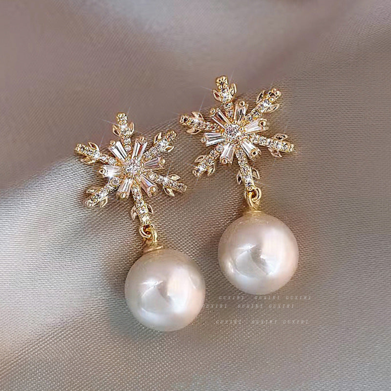 Women's French Pearl Light Luxury Elegant Niche Design Zircon Earrings