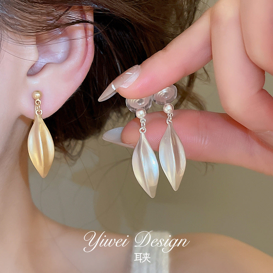Simple Matte Leaves Without Pierced Ears Fashion Ear Clip