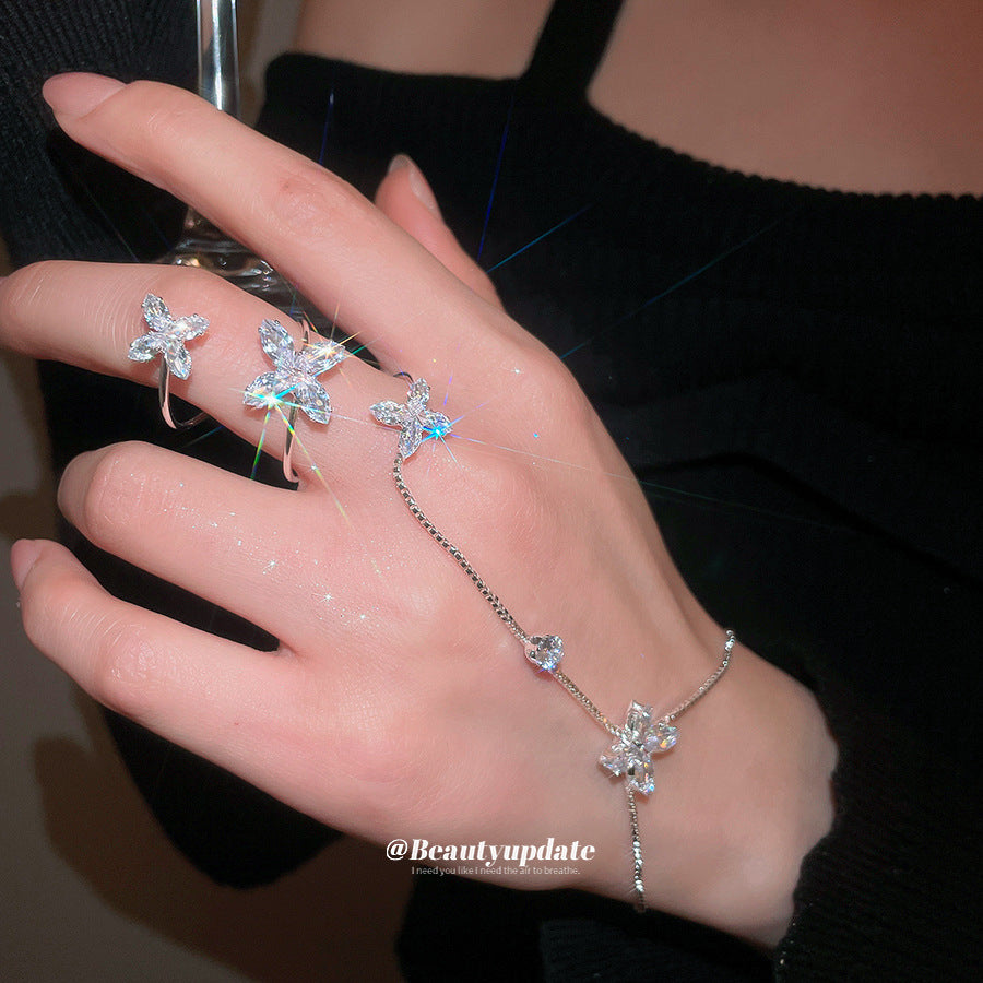 Women's Zircon Round Flower One-piece Light Luxury High-grade Design Sense Niche Bracelets