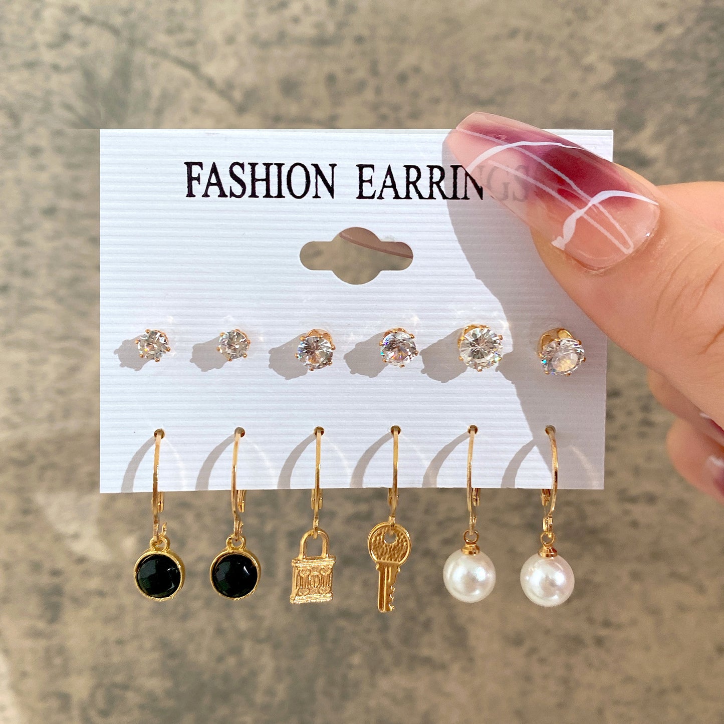 Women's Inlaid Pearl Creative French Retro Gold Earrings