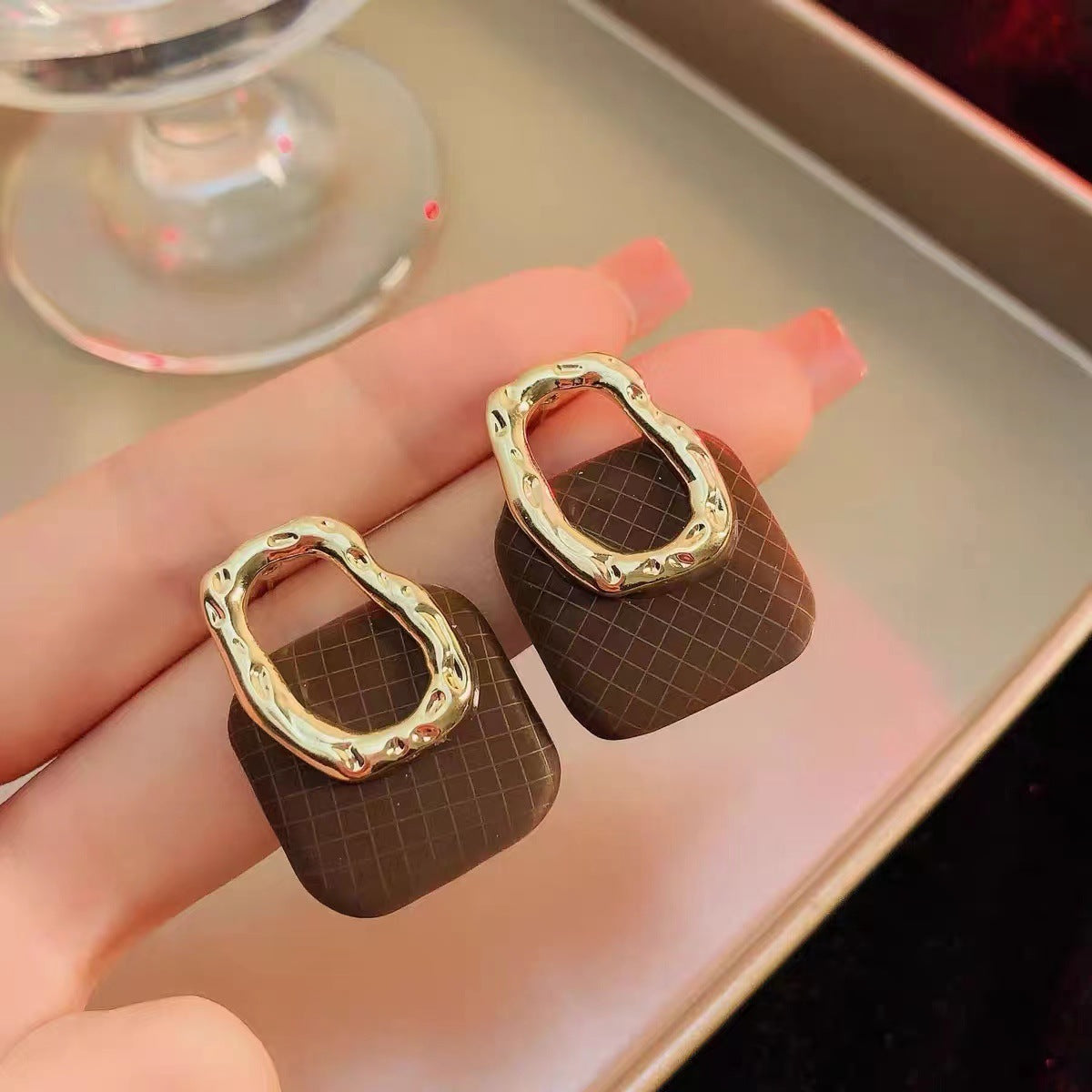 Women's French Style Retro Debutante Square Geometric Fashionable Earrings