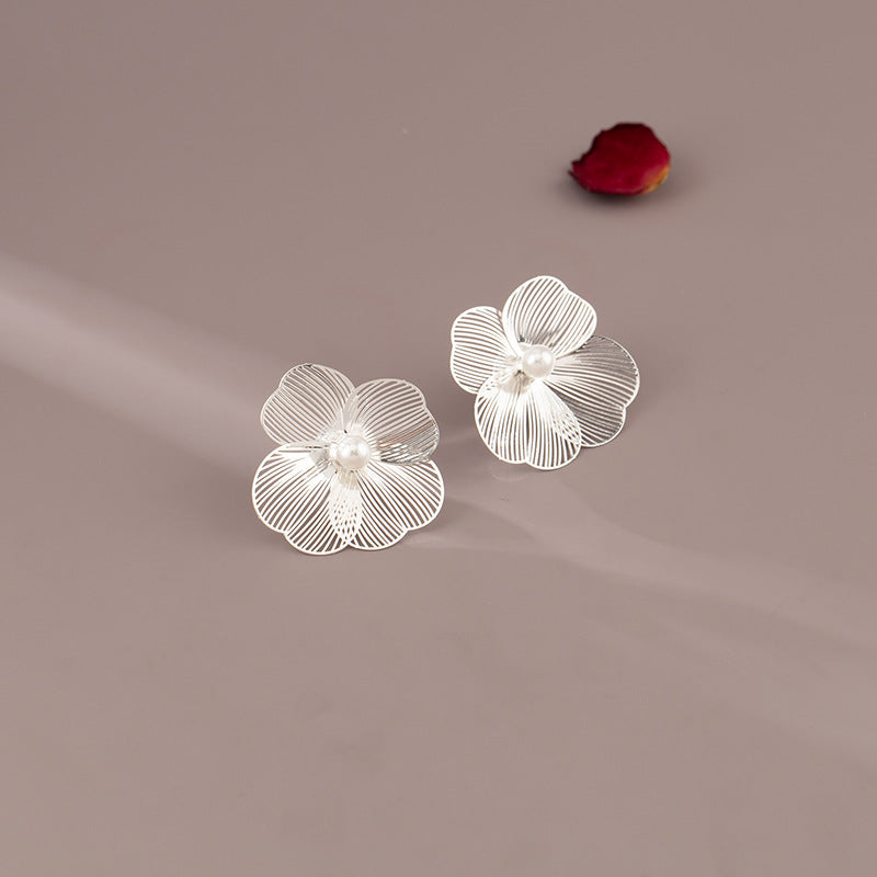 Profile Generous Metal Pearl Flower Fashion Personality Mosquito Coil Frosty Earrings