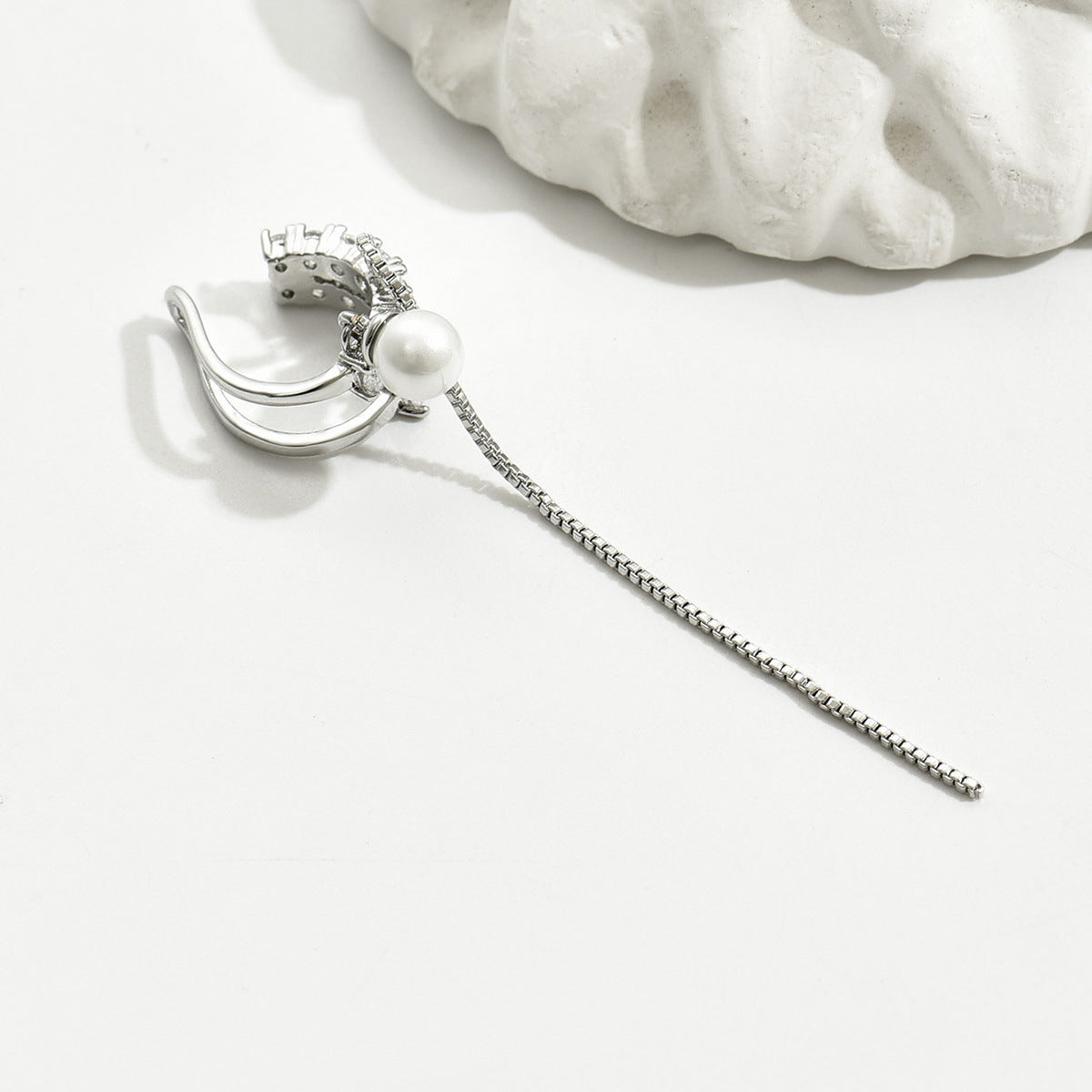 Cool Style One-piece Long Chain Tassel Pearl Graceful Personality Ear Clip