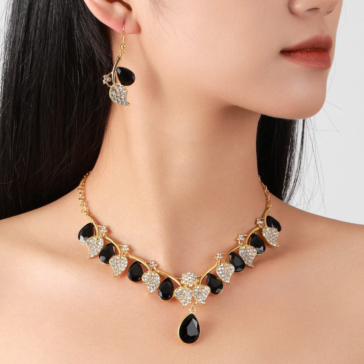 Exaggerated Minority Fashion Rhinestone Light Luxury Tassel Dinner Ball Back Necklaces