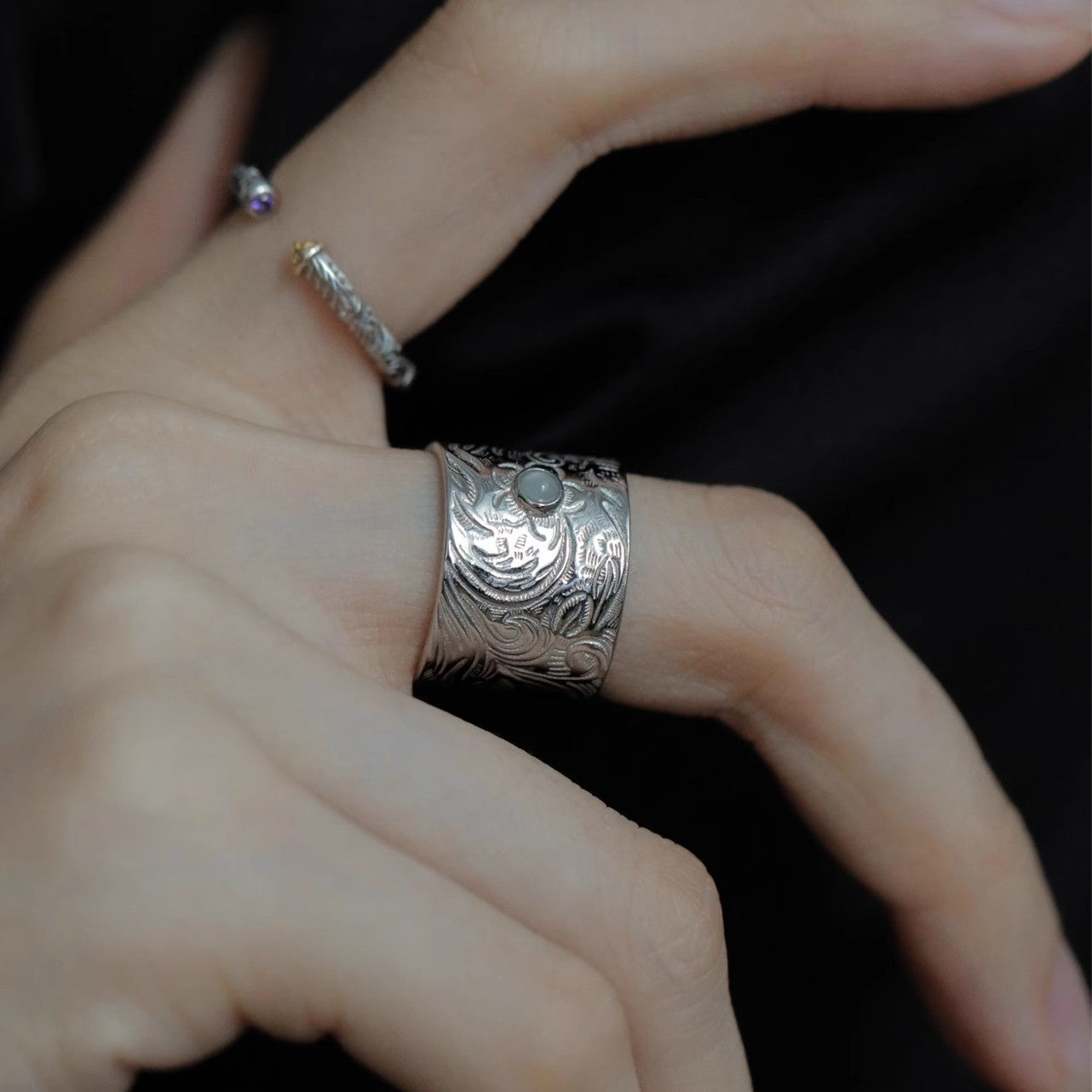 Unisex Open Minority Fashion White Moonlight Totem Rings