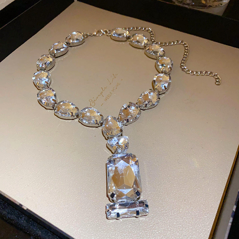 With Diamond Flower Ear Niche Design Clavicle Jewelry Set