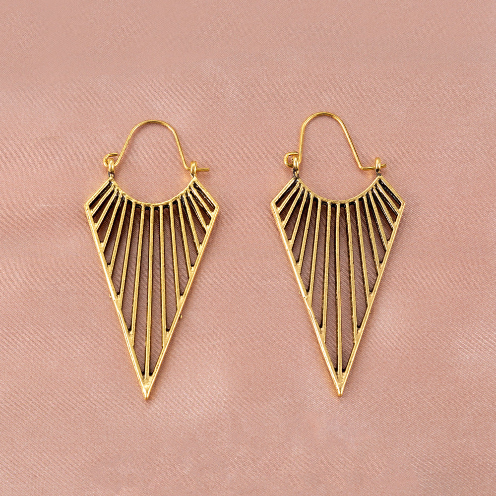 Women's Vintage Hollow Carved For Geometric Scallop Earrings