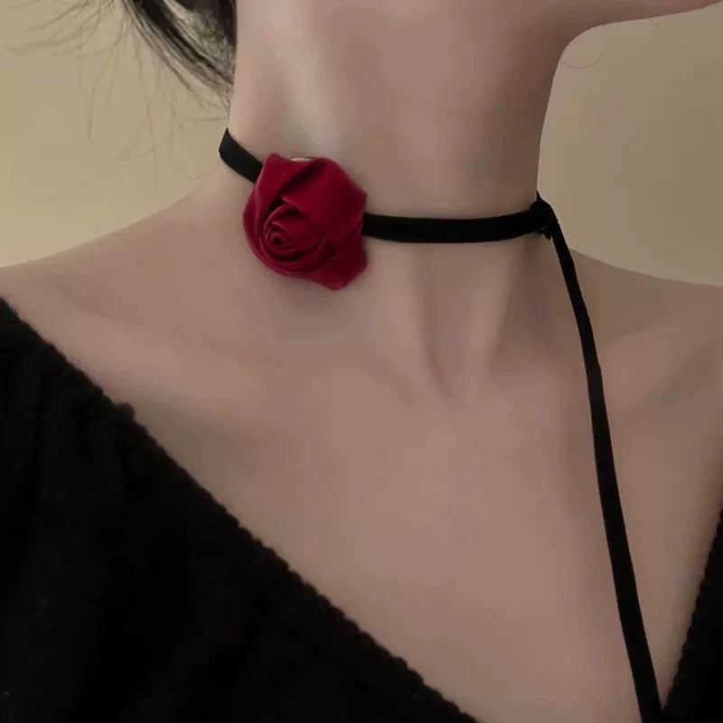 Rose Veet Retro Female Niche Strap Necklaces