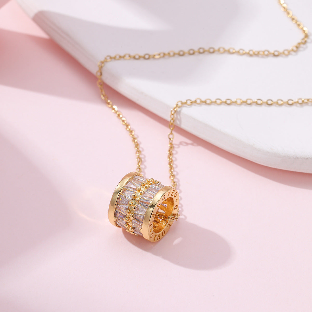 Female Refined Stylish Versatile Light Luxury Necklace