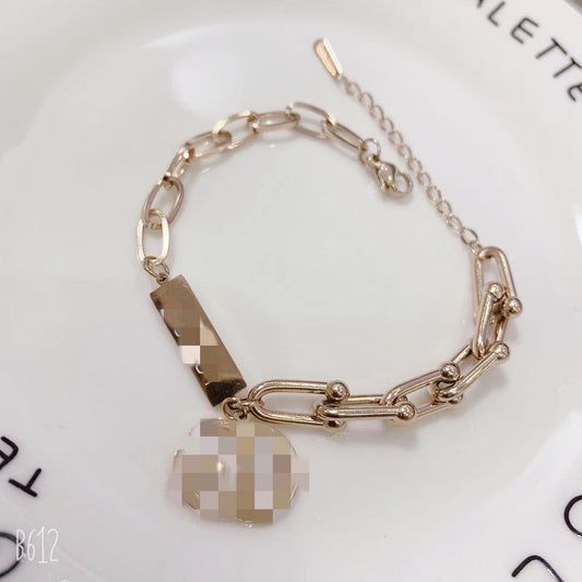 Bracelets en acier titane de mode de diamant de géométrie de personnalité des femmes