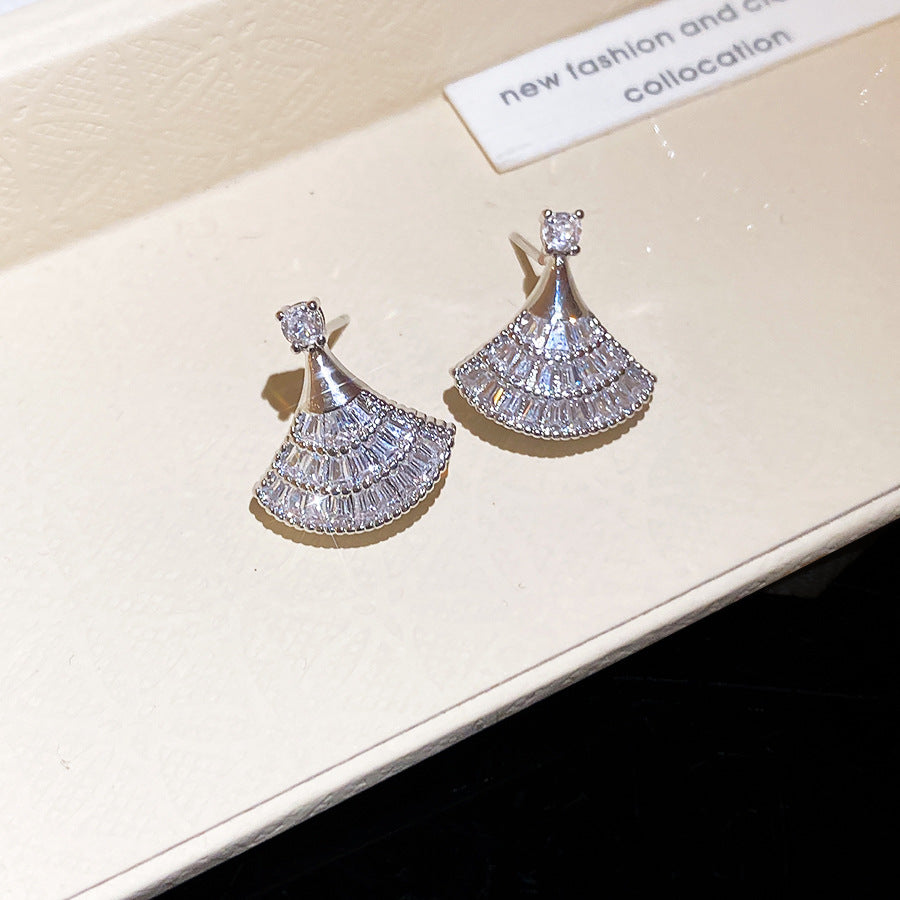 Zircon Fan Shaped Casual Simple Elegant Light Luxury Ear Clip