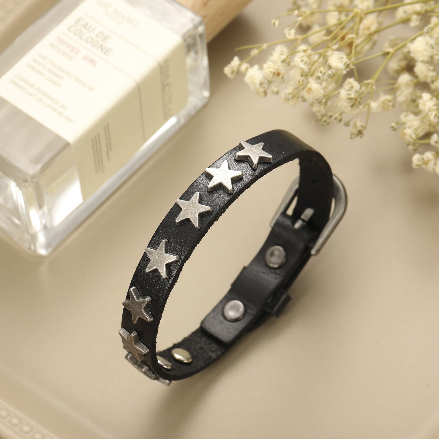 Armbänder für Damen und Herren sowie Punk-Retro-Ornamente und fünfzackige Sterne