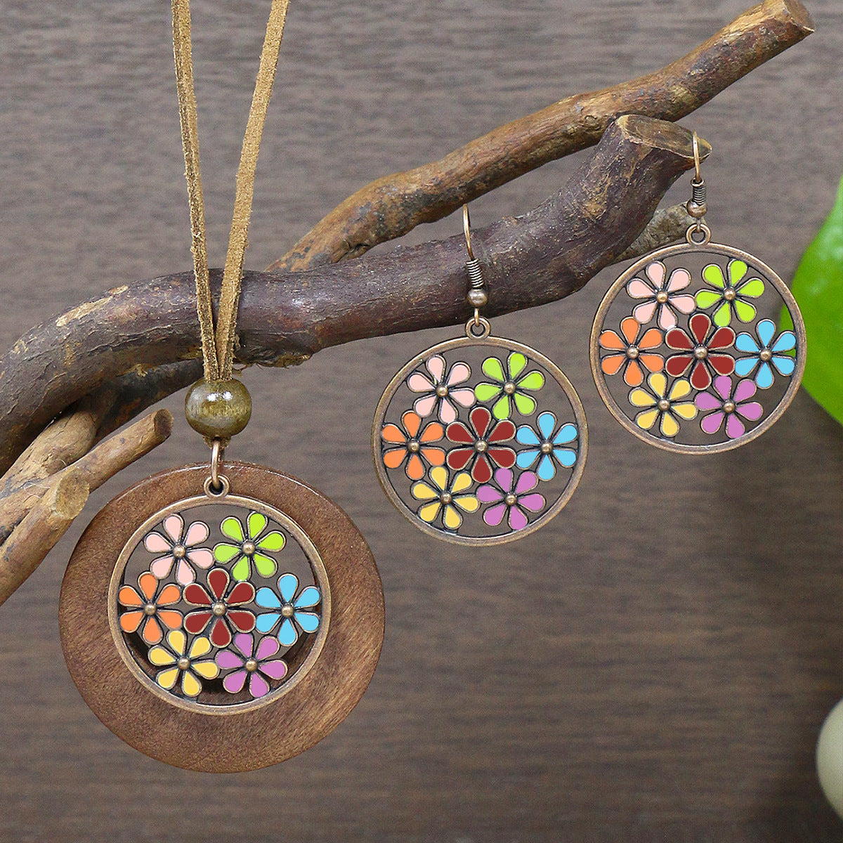 Ethnic Style Retro Alloy Carved Wooden Popular Antique Distressed Jewelry Set