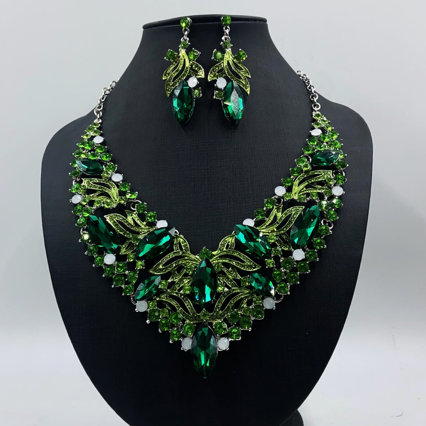 Women's Exaggerated Crystal Suit Dress Dinner Bridal Necklaces