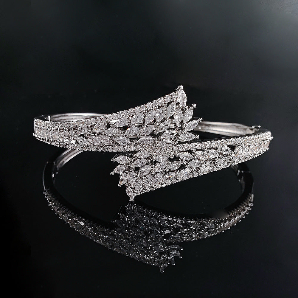 Elegant Wear Environmental Protection Advanced Stylish Opening Bracelets