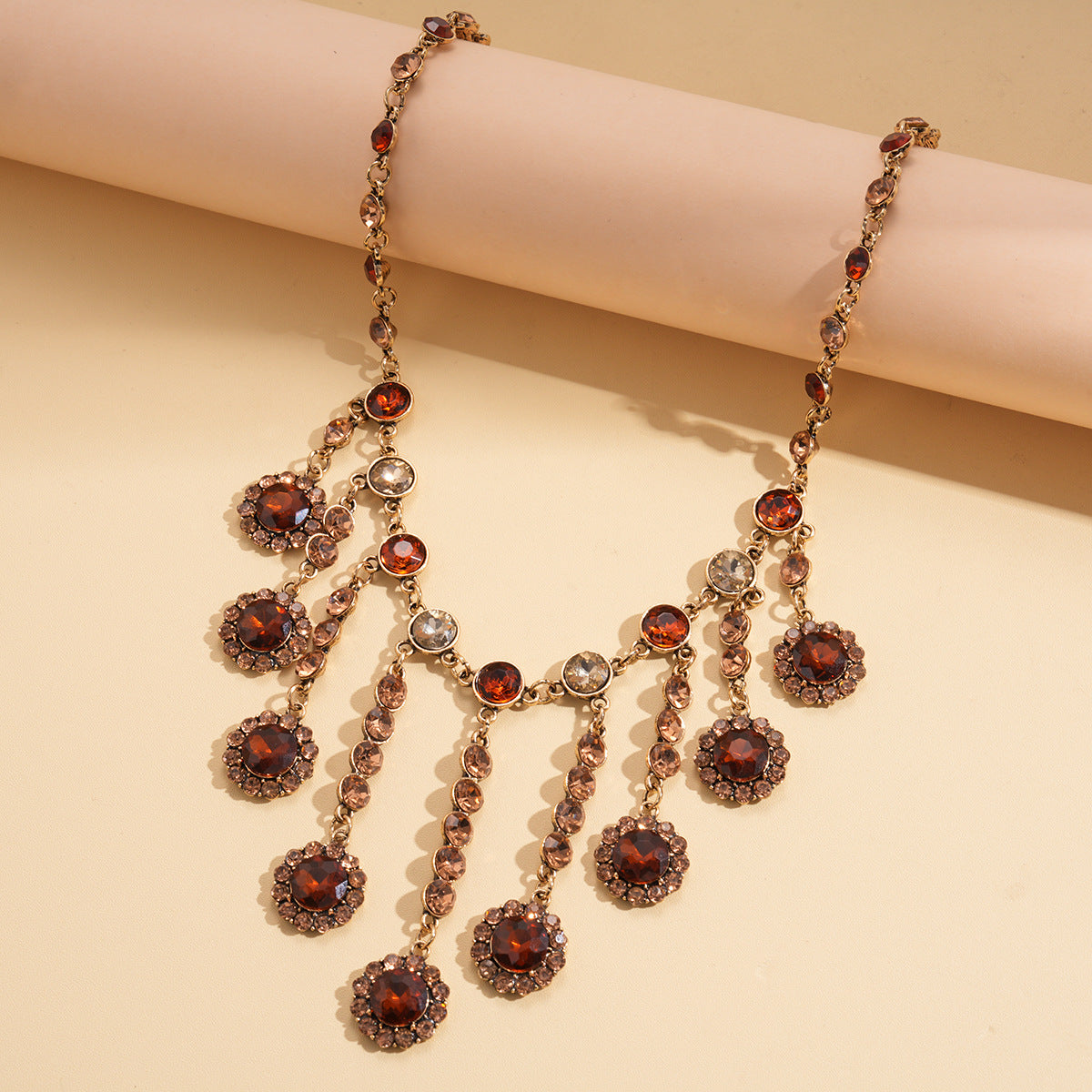 Women's Round Pearl Light Luxury Minority Vintage Clavicle Chain Jewelry Set