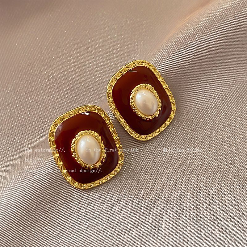 Women's Retro Wine Red For Design Simple Earrings