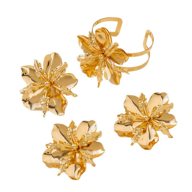 Women's Exaggerated Three-dimensional Large Flower Graceful Fashionable Rings