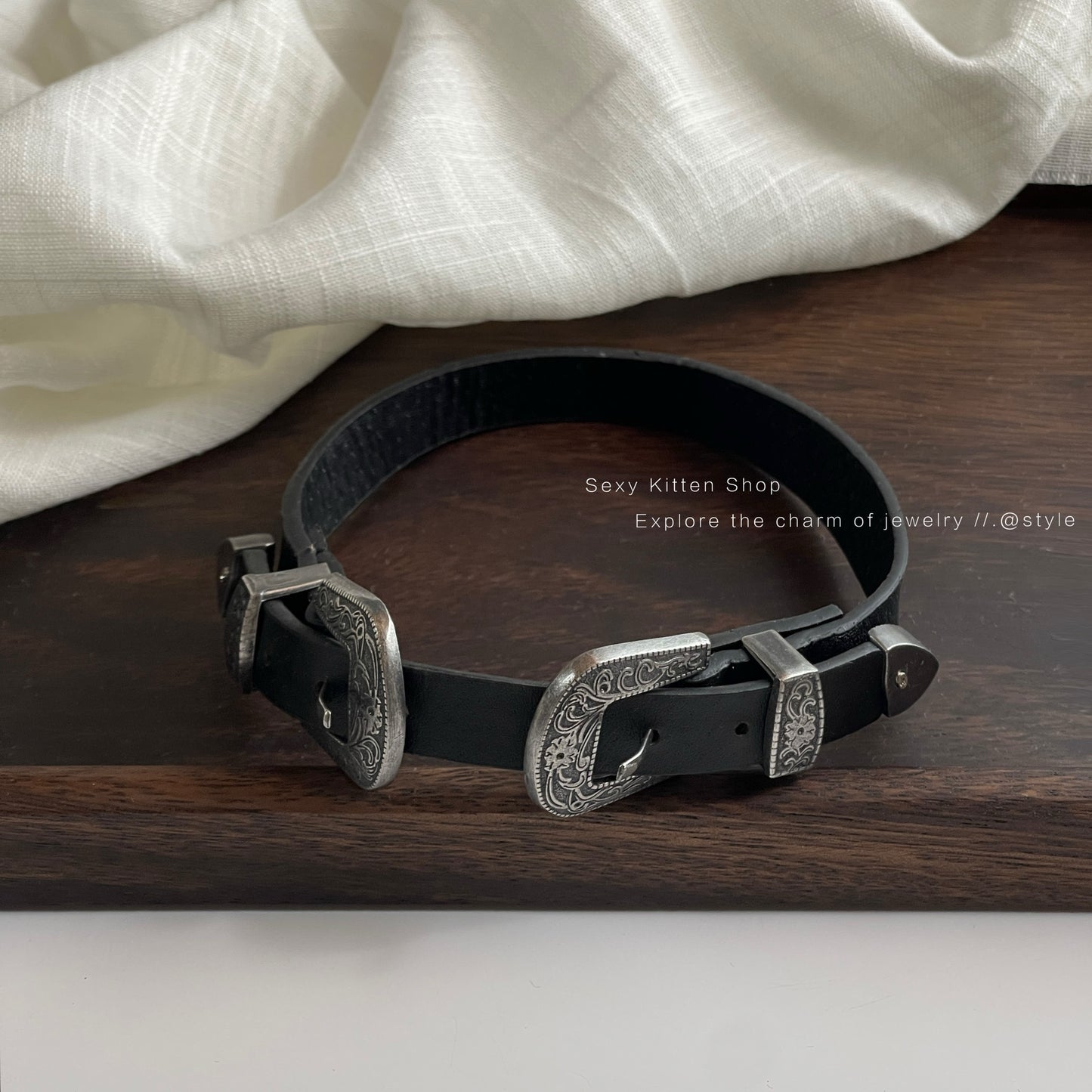 Men's Black Retro Punk Metal Leather Collar Niche High-grade Female Clavicle Necklace