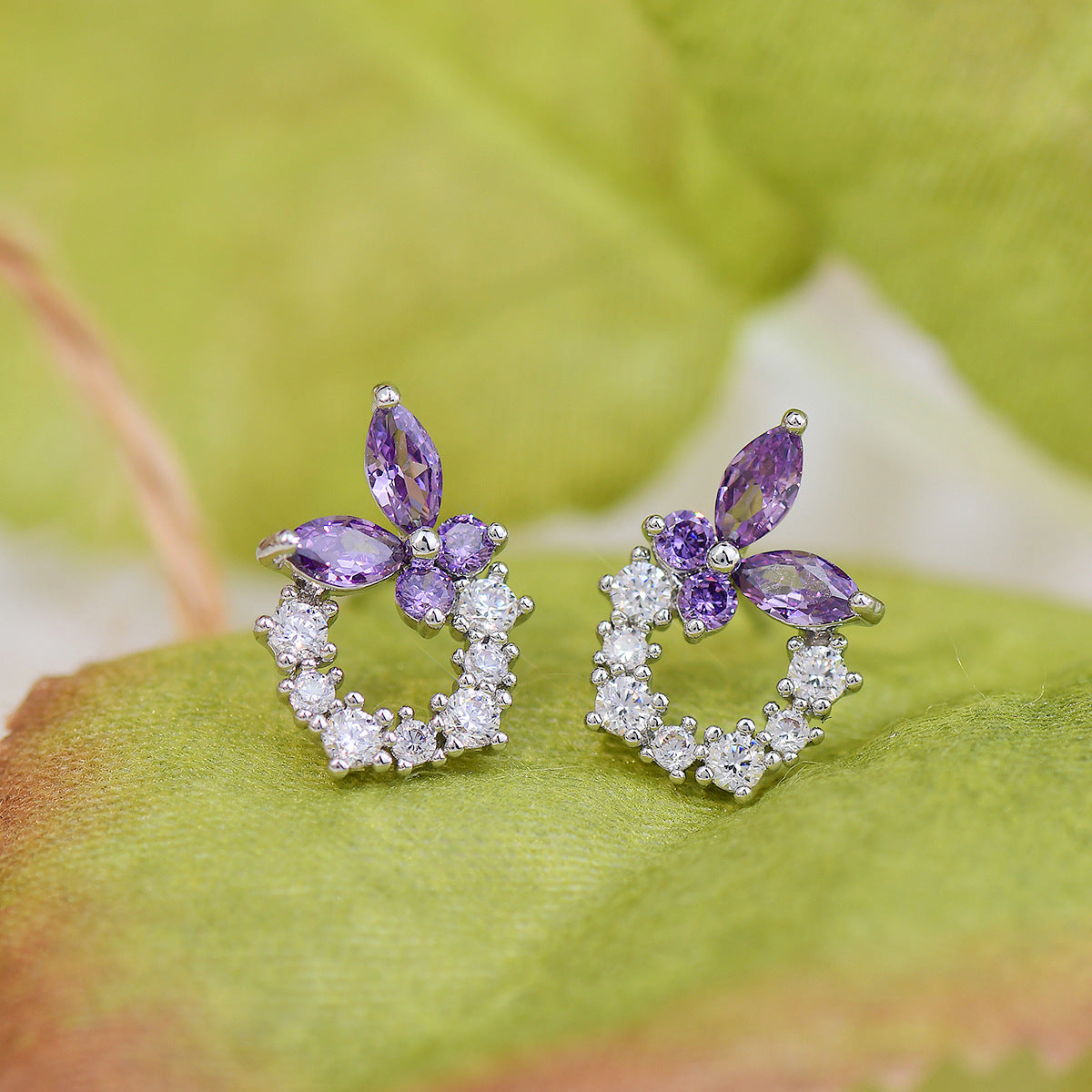 Women's Simple Purple Butterfly Zircon Small Everyday Joker Earrings