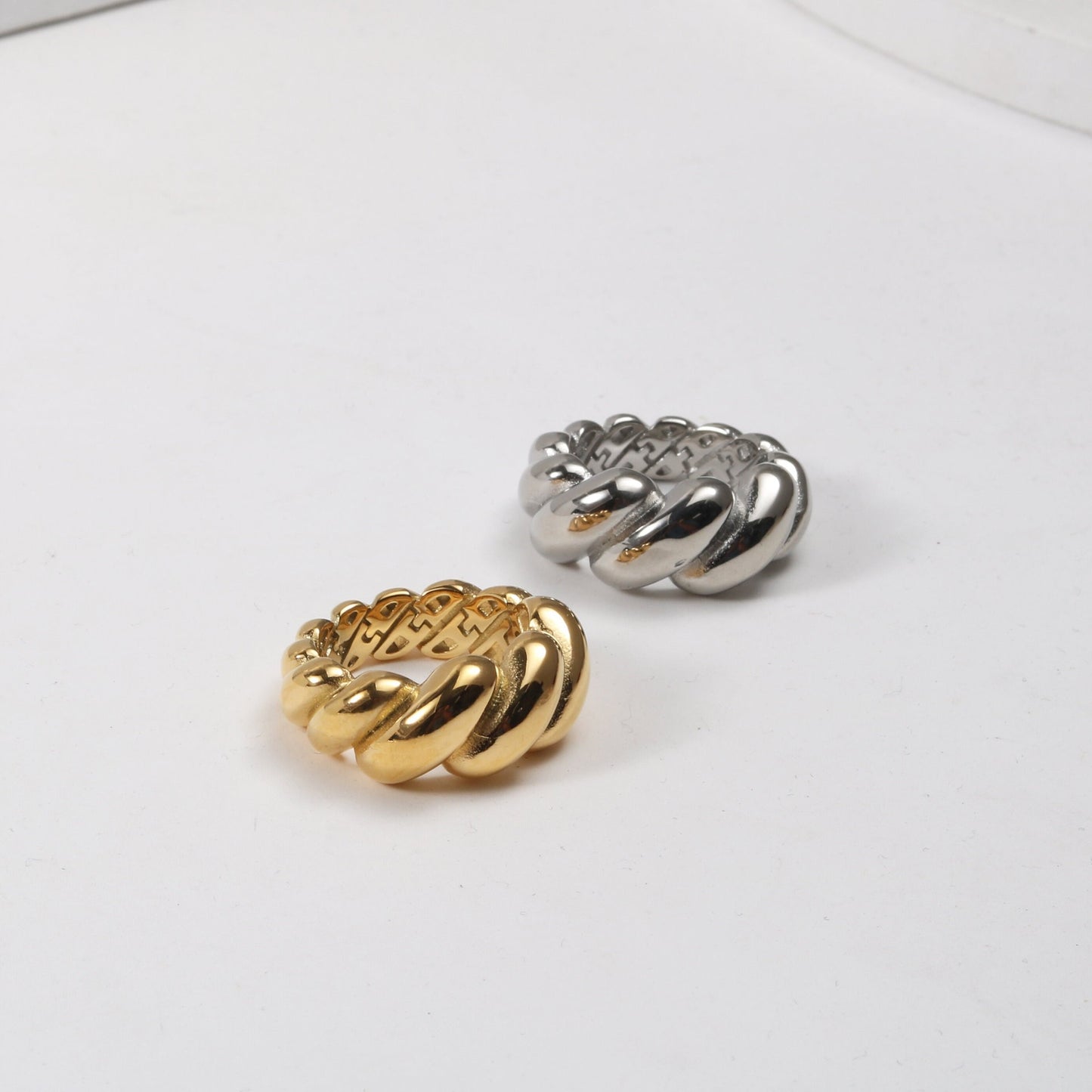 Correct Version Cold Twist Designer Design Tide Titanium Steel Gold Ring