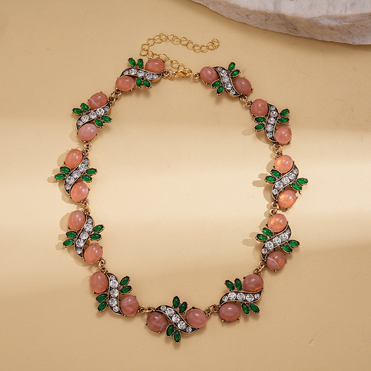 Women's Round Pearl Light Luxury Minority Vintage Clavicle Chain Jewelry Set