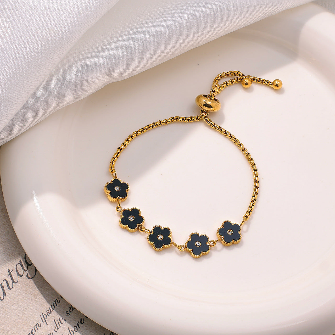 Light Luxury Titanium Steel No Fading Clover Female Bracelet