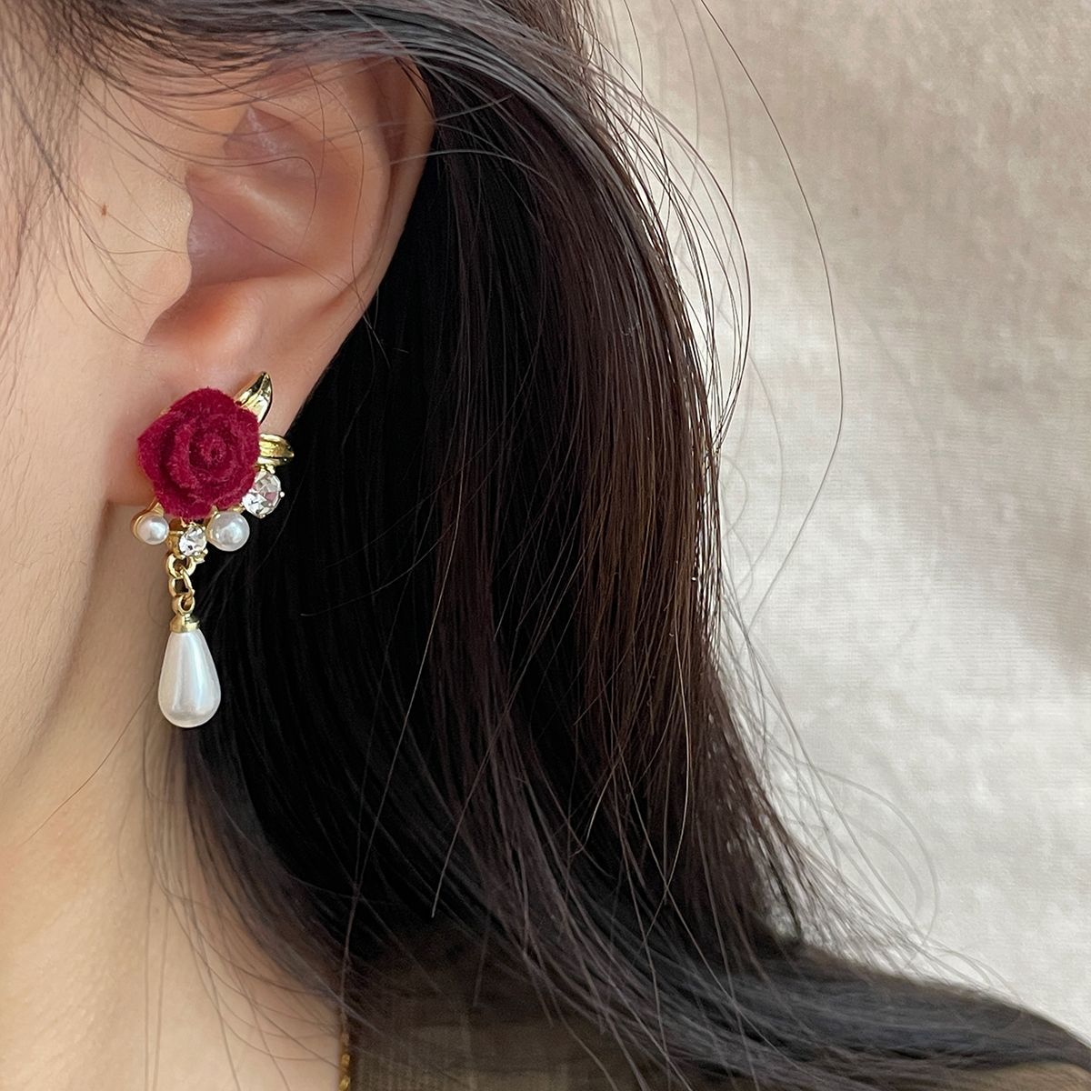 Boucles d'oreilles camélia rétro rouge français Sier pour femmes, aiguille de tempérament de Niche