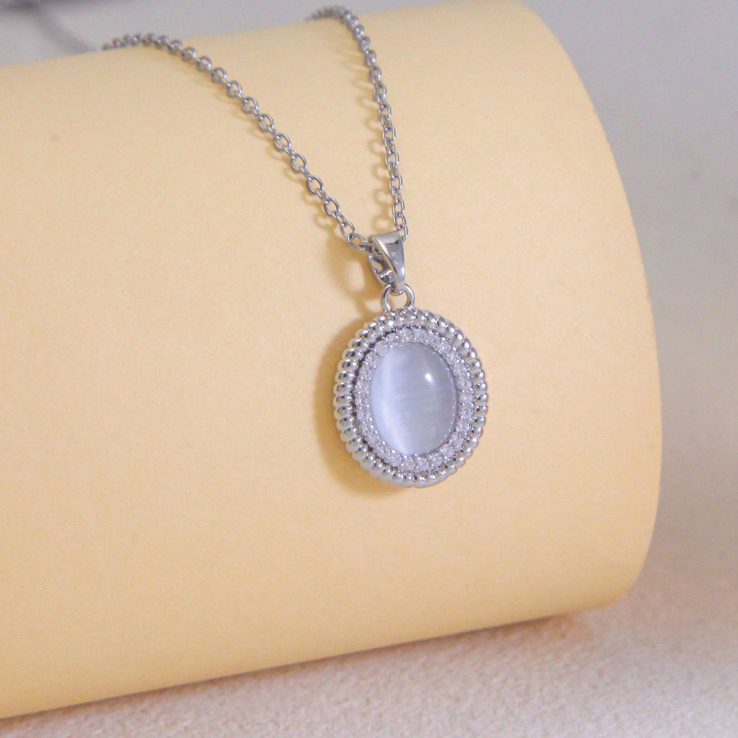 Women's Style Opal Fresh Niche Dopamine Clavicle Necklaces