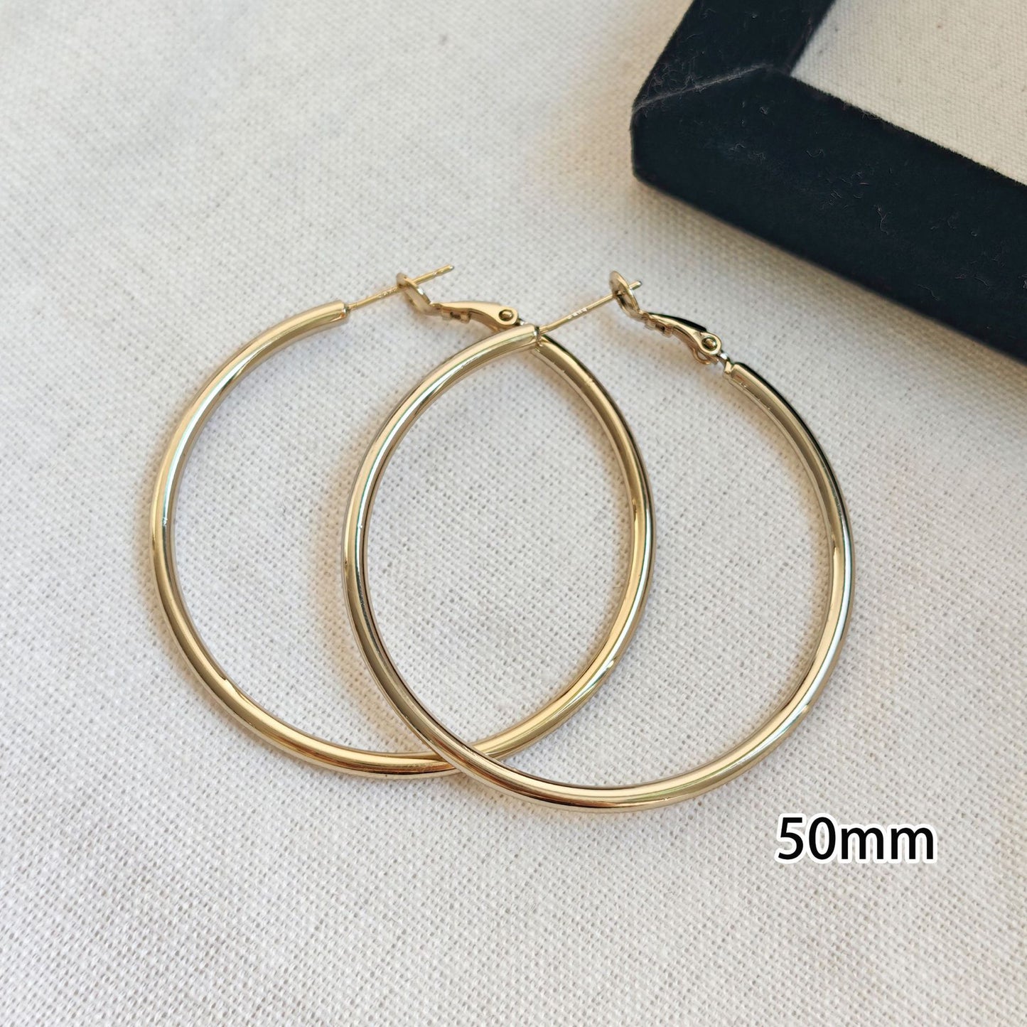 Classic Simple Large Light Luxury Personality Fashion Earrings