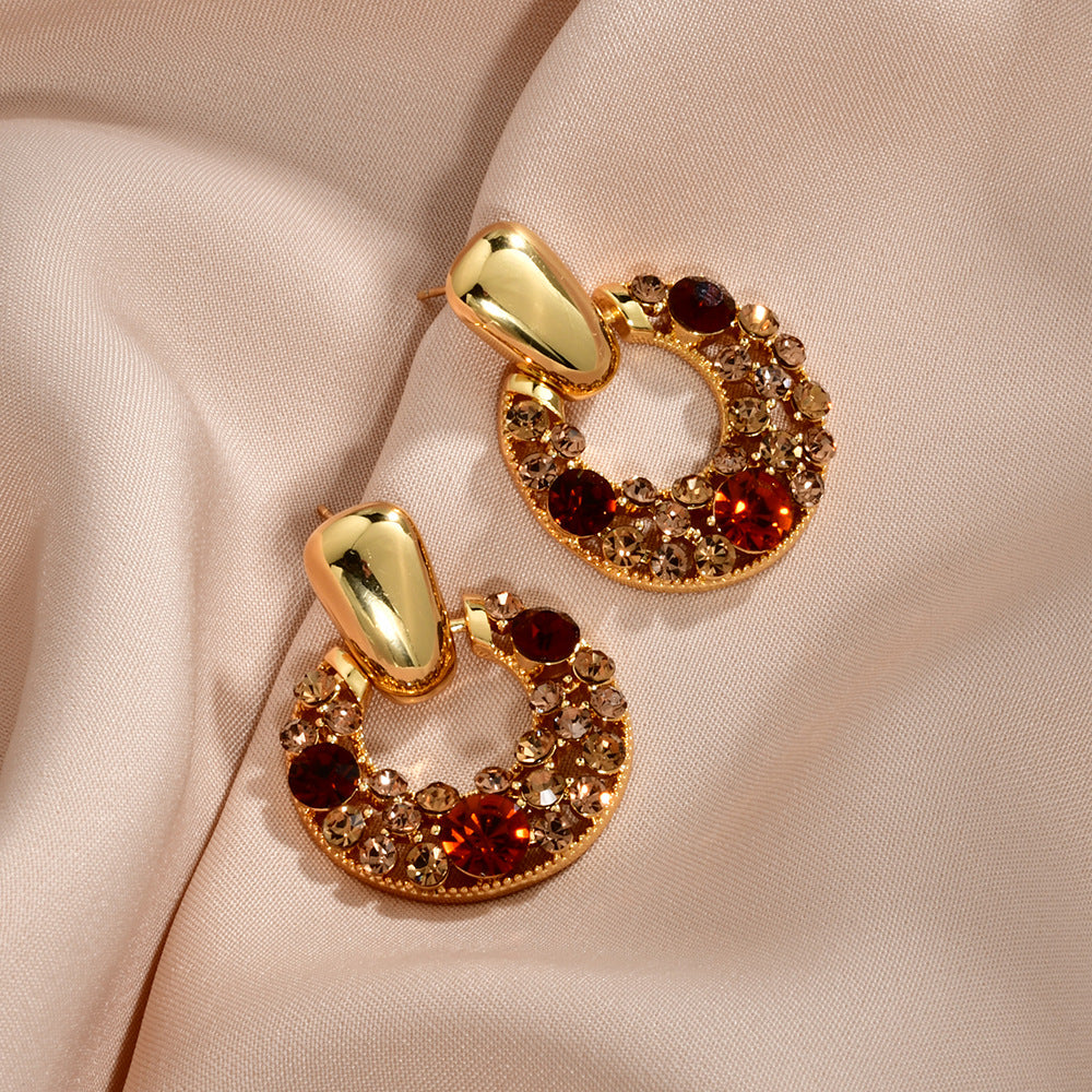 Niche Retro Exquisite Hollow Circle Diamond Light Luxury Earrings