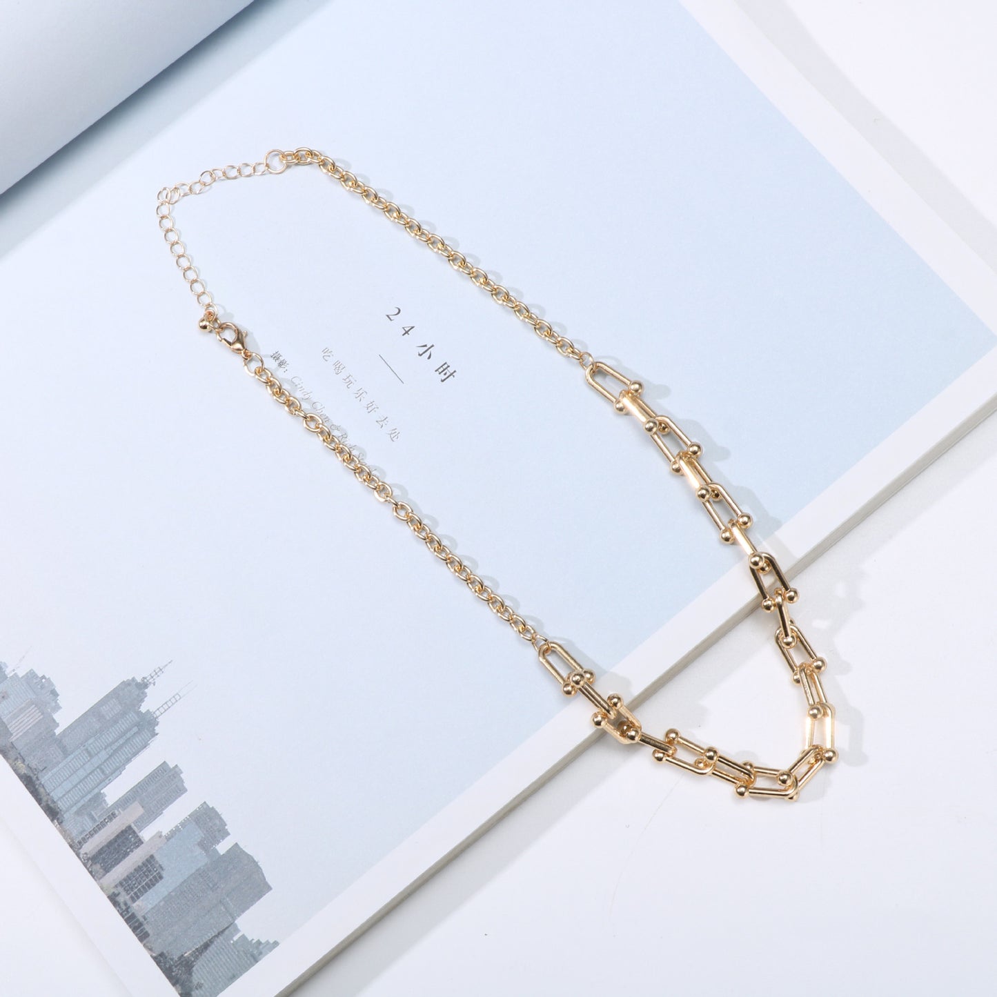 Design Simple U-shaped Vachette Clasp Stitching Personality Necklaces