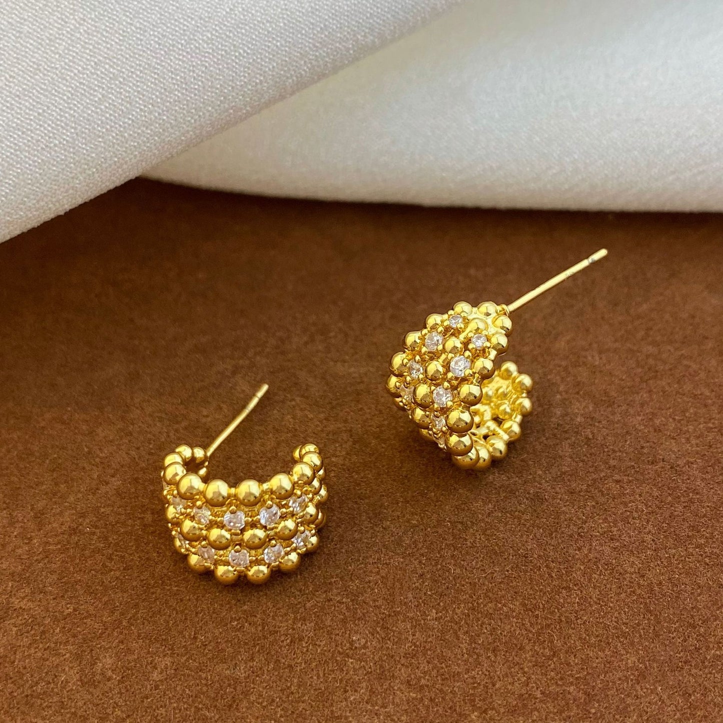 Korean Style Geometric Inlaid Zircon Shaped Trendy Female Commuter Stud Earrings