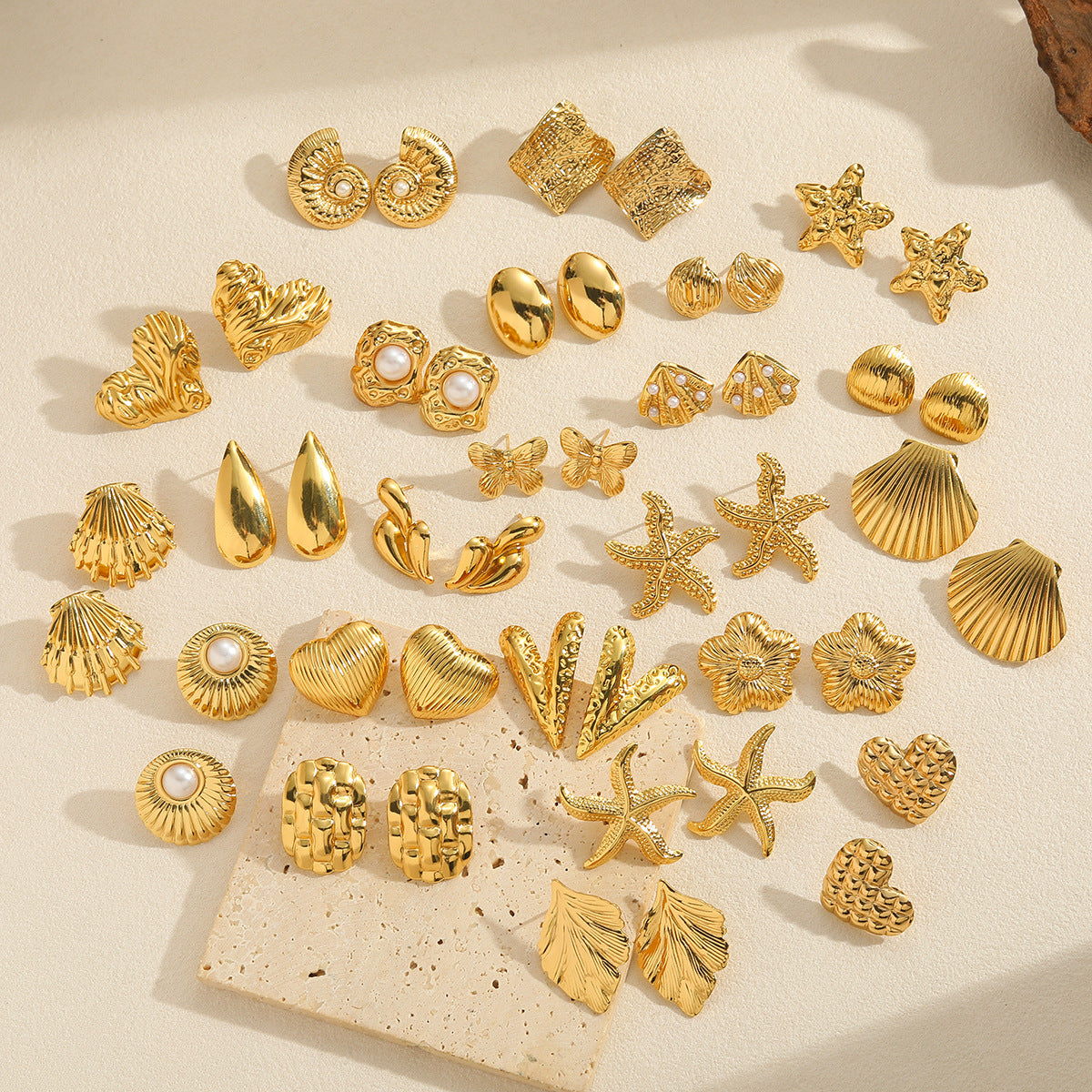 Women's Stainless Steel Light Luxury High-grade Titanium Gold-plated Stud Earrings