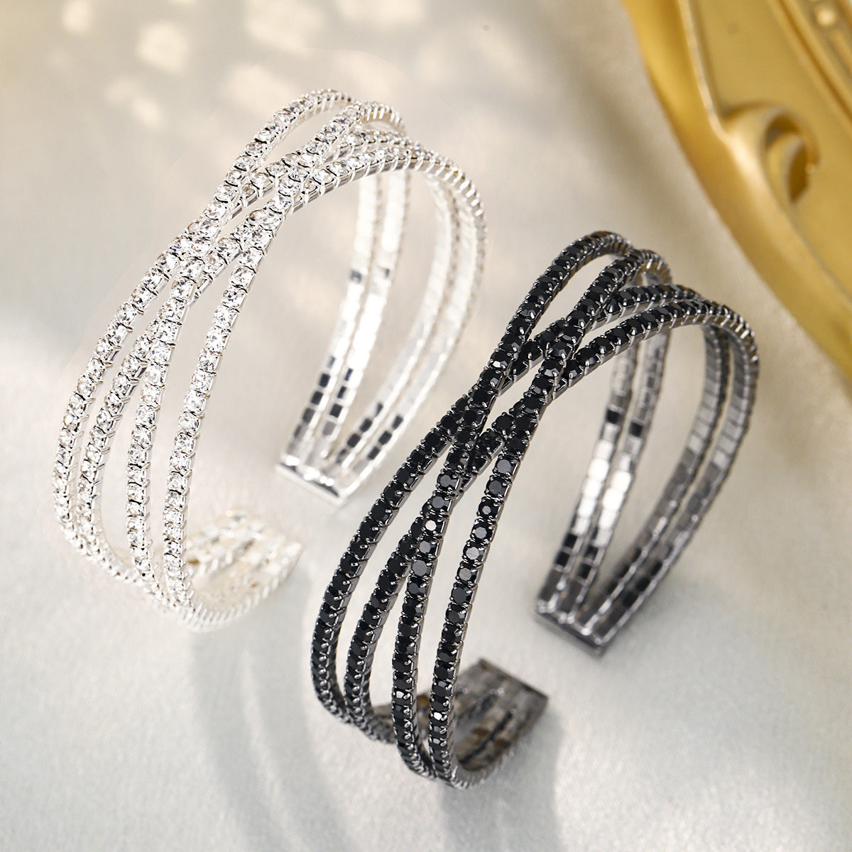 Women's Rhinestone Elastic Design Claw Chain Cross Bracelet