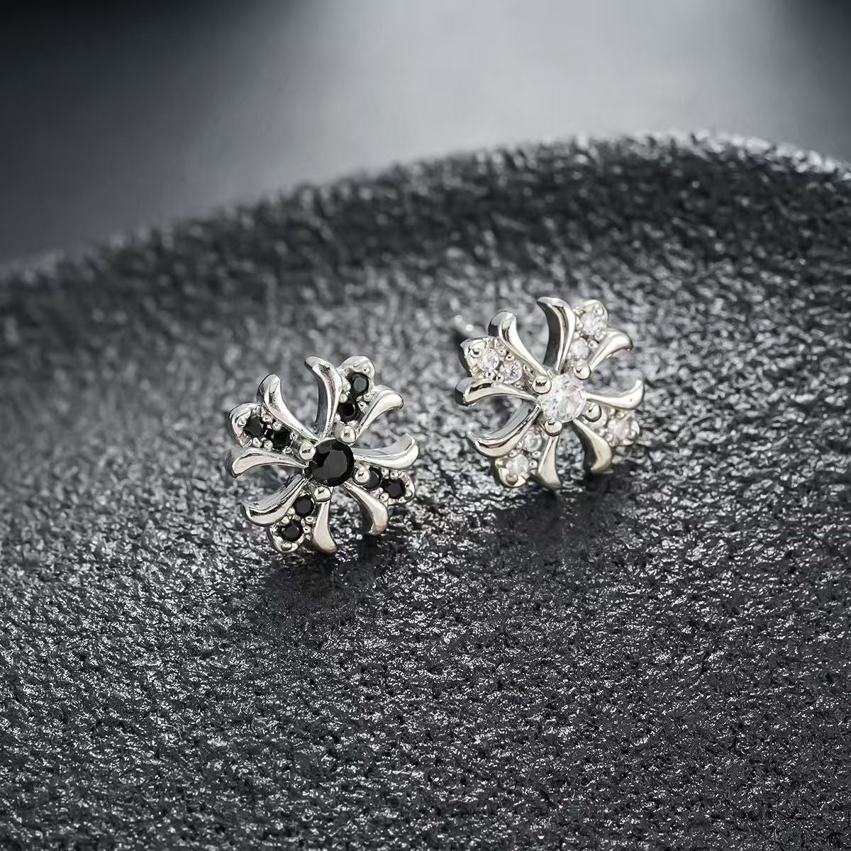 Women's & Men's Cross Flower-de-luce Light Luxury Fashion Simple Stud Earrings