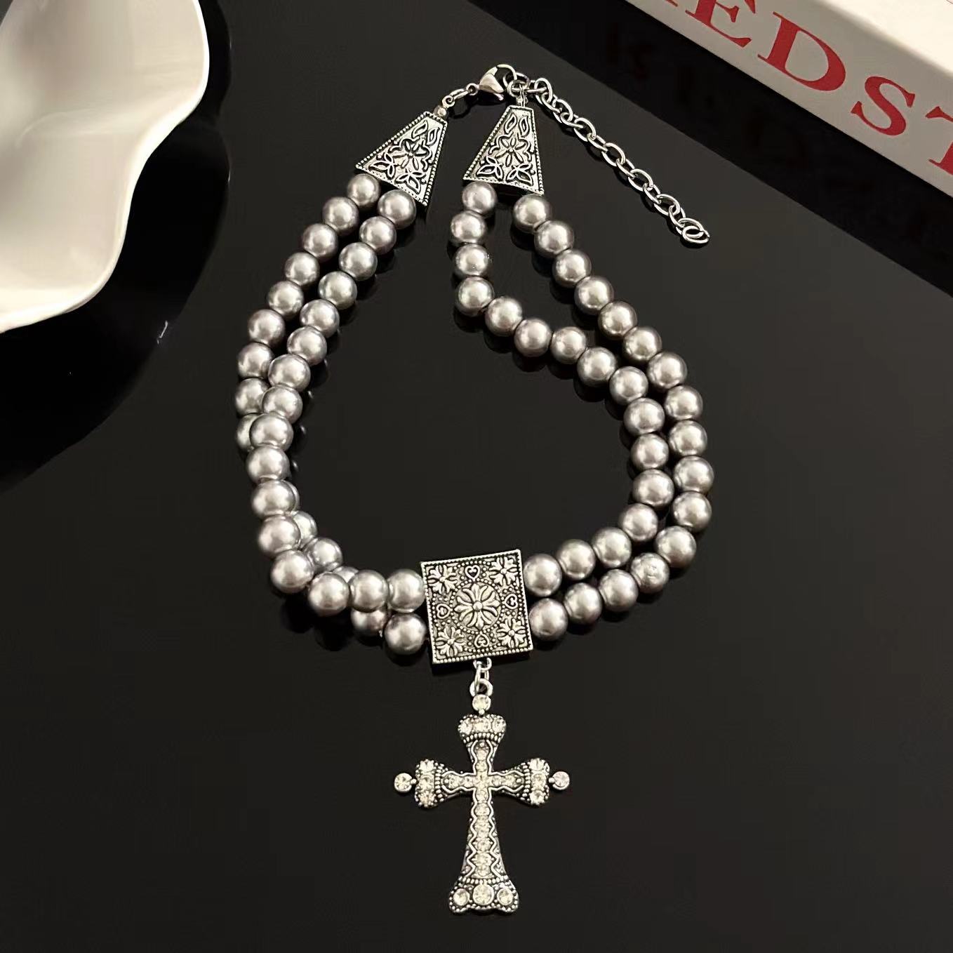 Hot Vintage Pearl Cross Frame Chain Item Female Exaggerated Necklaces