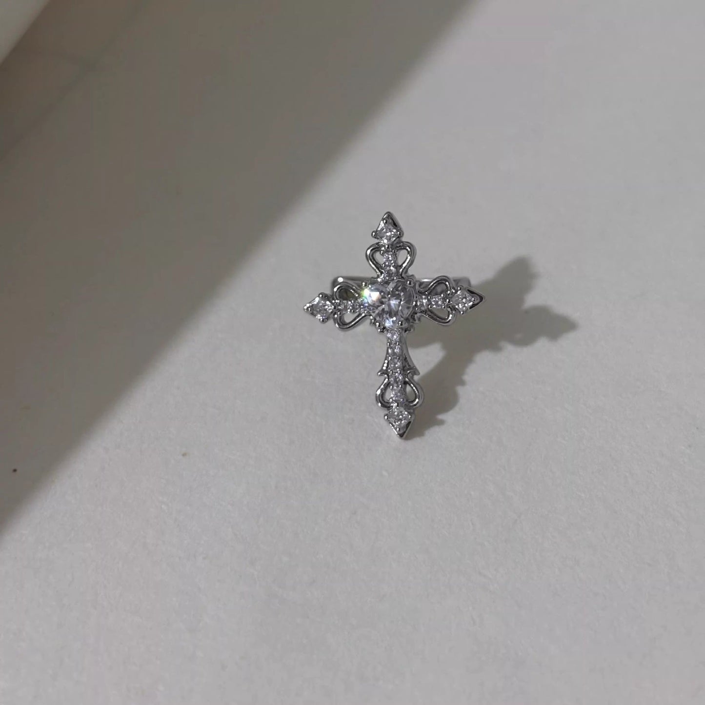 Women's Design Full Diamond Cross Exquisite Light Luxury Super Ear Clip