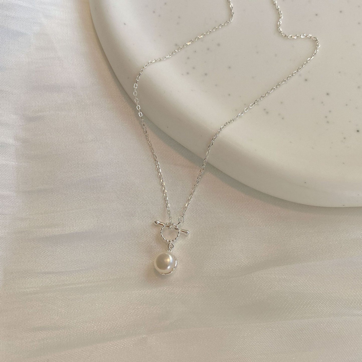 Women's Luxury High-grade Pearl Pendant Clavicle Chain Necklaces