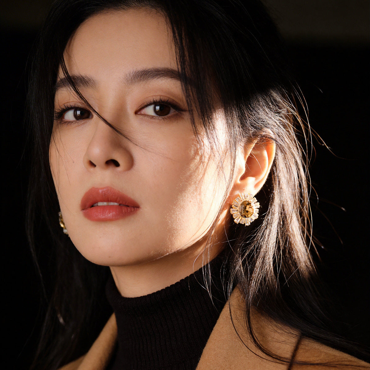 Plating Light Luxury Fashion Full Zirconium Sunflower Super Shiny Refined Earrings
