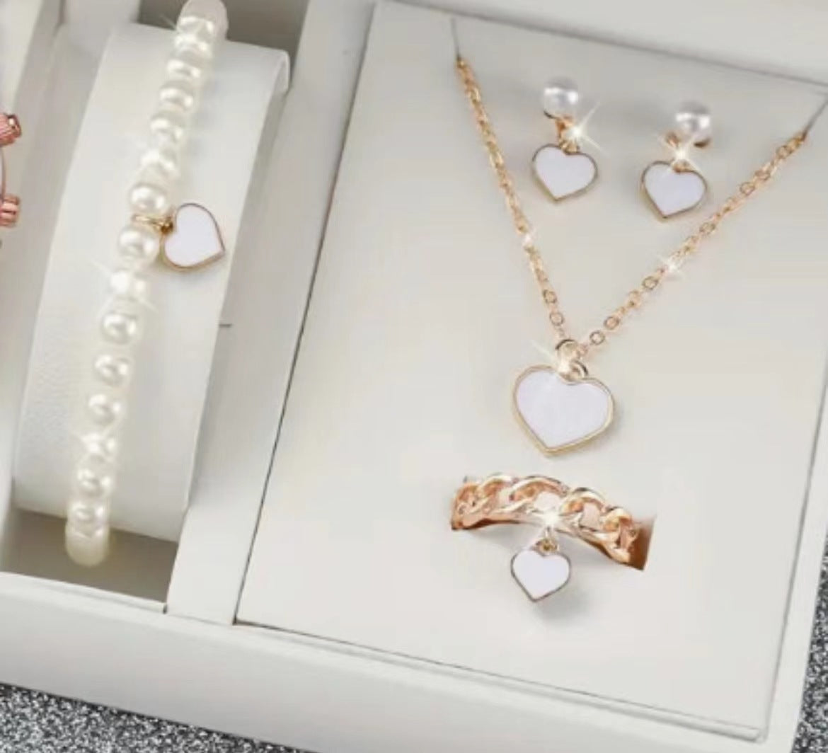 Women's Butterfly Plate Retro Fashion Minority Design Jewelry Set