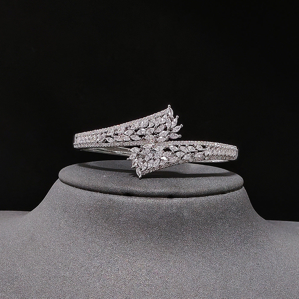 Elegant Wear Environmental Protection Advanced Stylish Opening Bracelets