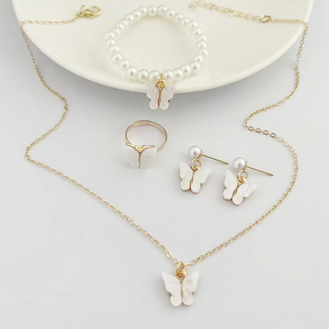 Women's Butterfly Plate Retro Fashion Minority Design Jewelry Set