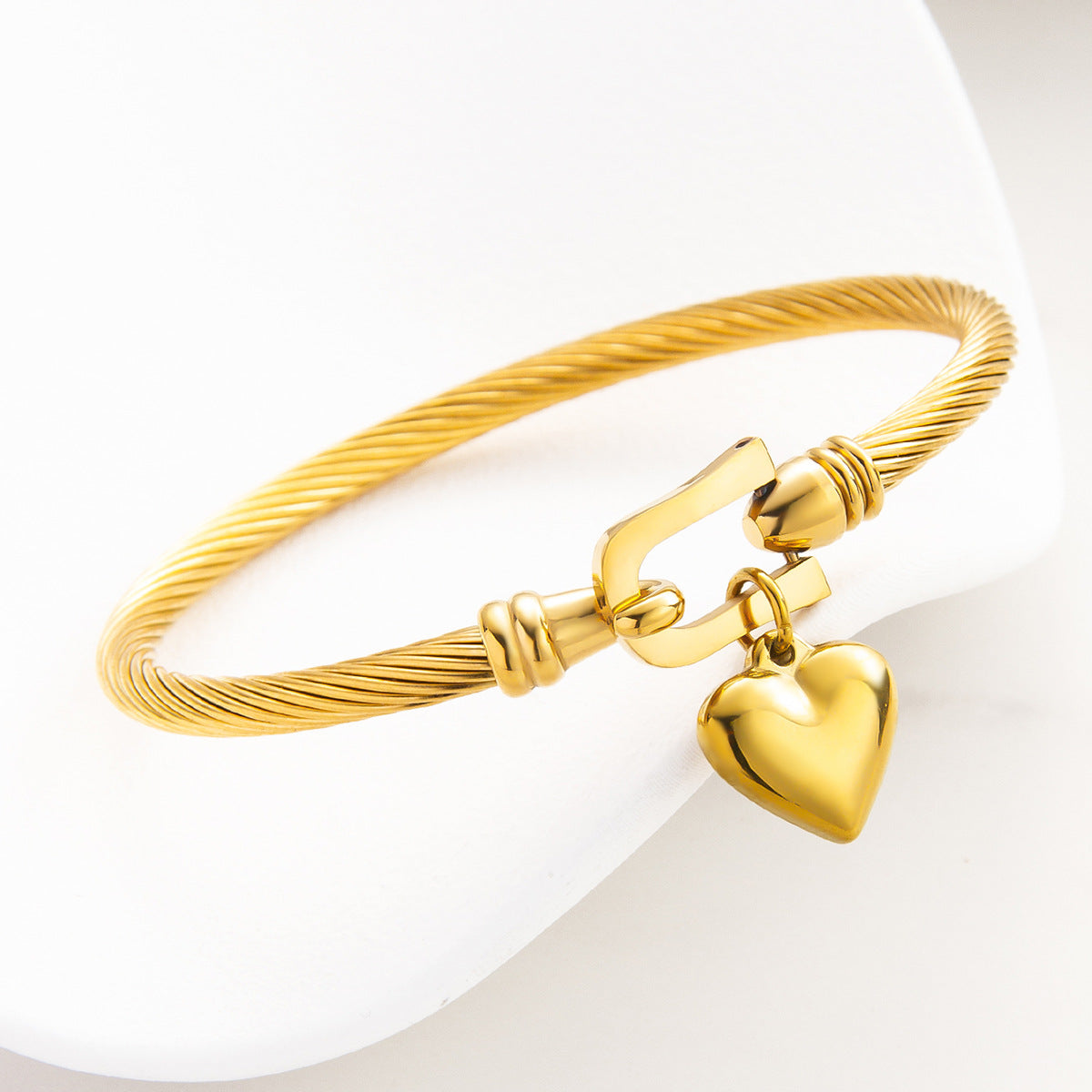 Vachette Clasp Love Stainless Steel Wire Rope Fashion Bracelets