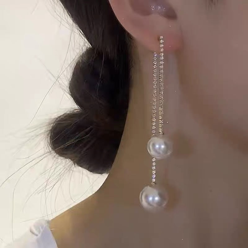 Elegant Rhinestone Tassel Pearl Niche Design Earrings