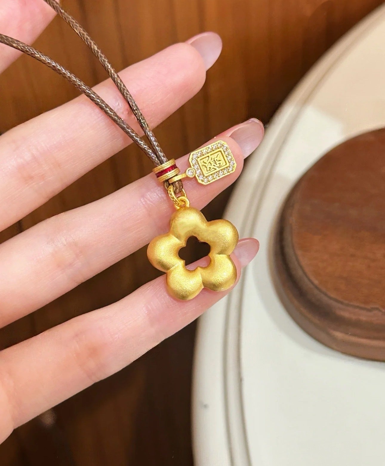 Women's Rich Small Flower Lucky Long Sweater Chain Pendants