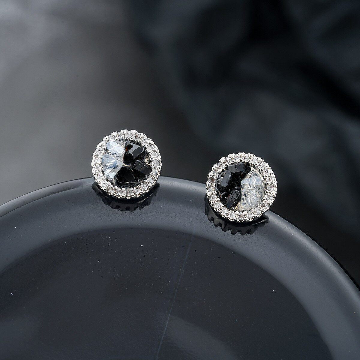 Men's Earless Light Luxury Fashion Female Niche Ear Clip