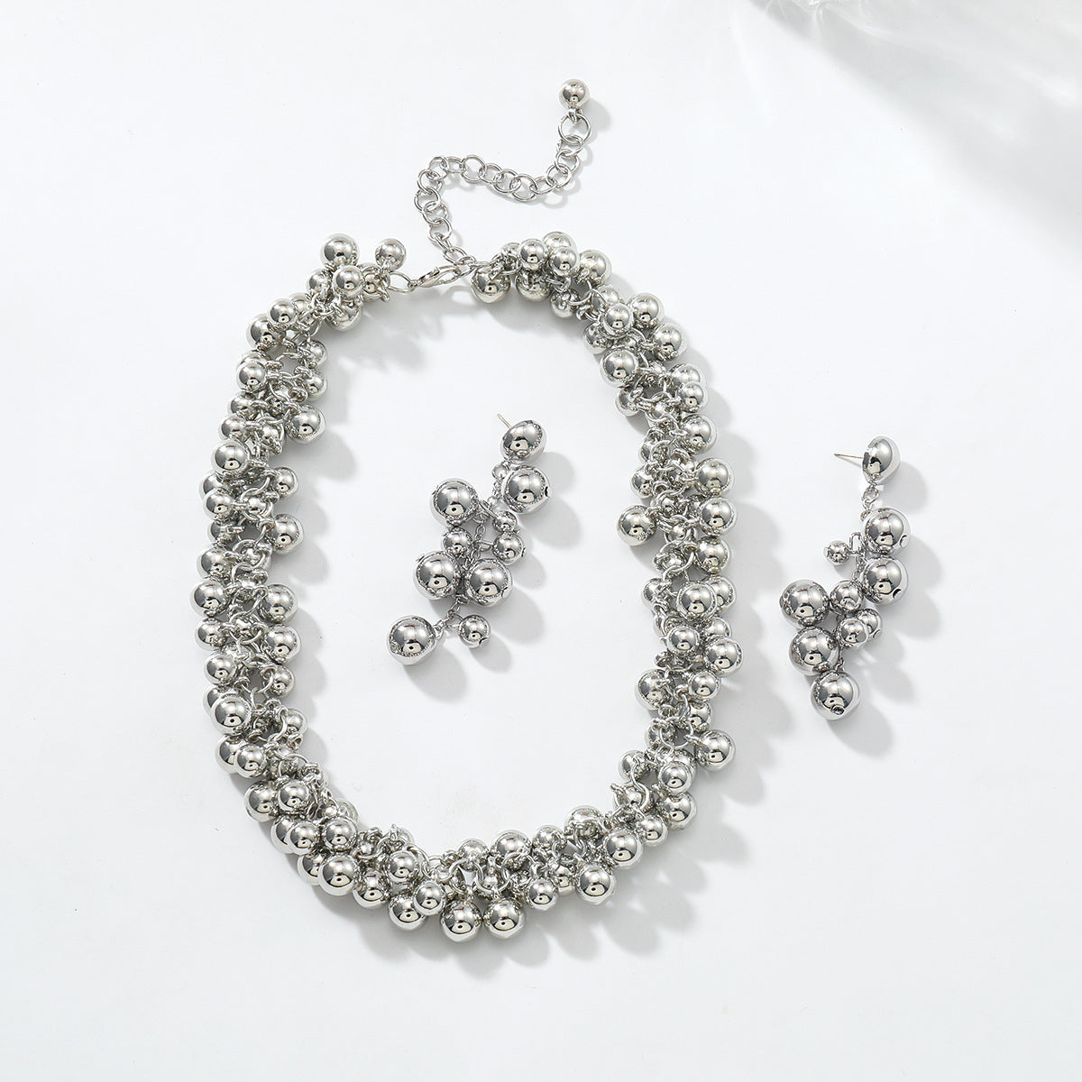 Women's Cool Style Personalized Sier Beaded Exaggerated For Niche Temperament Fashion Earrings
